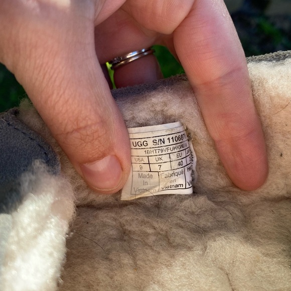 UGG Gray “Ansley” Water Resistant Slipper Size 9 - Picture 9 of 12